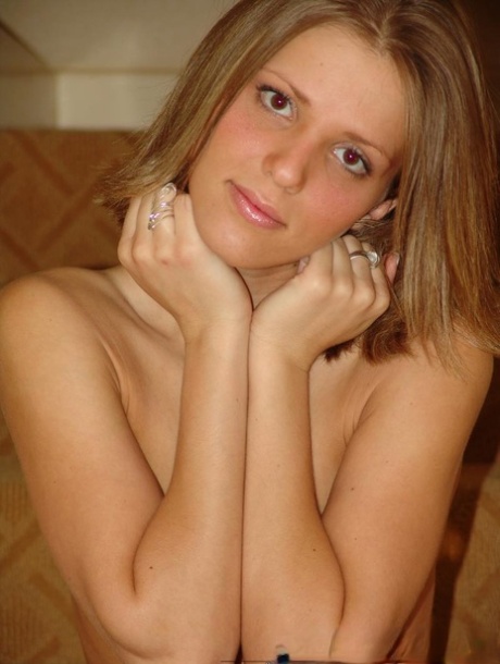 Karen Dreams model xxx galerie